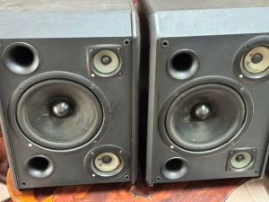 Thanh lý cặp loa cũ karaoke nghe nhạc SAS 300 linh kiện hàn quốc do sóng âm thanh phân phối còn nguyên ê căng