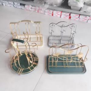 Giá úp cốc hình vuông ba lá chất liệu hợp kim mạ vàng Phukienprocare