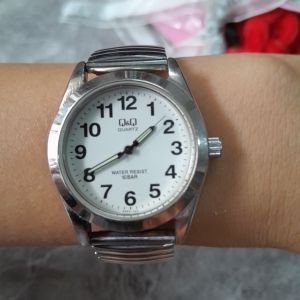Đồng hồ nữ Q&Q dây chun kim dạ quang second hand si nhật- đã qua sử dụng
