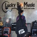 กระเป๋ากีต้าร์โปร่ง 41 นิ้ว ใส่ได้ตั้งแต่ 38-41 นิ้ว ลาย Luckybymusic แถมฟรีปิ๊ก 4 ชิ้นคละสี / มีเก็บเงินปลายทาง. 