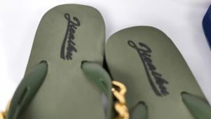 [Free Shipping] Fashionable And Versatile Chain Flip-Flops For Women New Summer Korean-Style Flat Beach Sandals For Women