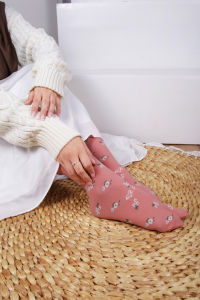 Sashee Kaos Kaki Jempol Motif Bunga Daisy bahan Spandek Nilon Nyaman di pakai Remaja dan Dewasa