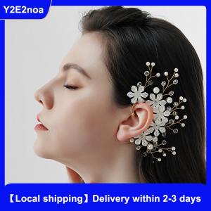 【Local shipping】 Fashion Crystal Flower Earclip No Piercing Handmade Pearl Crystal Flower Punk Shiny Earrings Womens Sweet Delicate Earclip Party Jewelry Gift