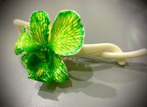 กิ๊บติดผม ทำจากดอกไม้จริงดอกกล้วยไม้หวายสีเขียว real flowers