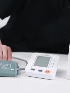 AE Direct sales from Guanchang Factory Rechargeable Electronic Monitor Chinese and English Fully Automatic Upper Arm Type Voice Measurement Device Gift