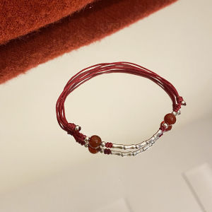 Pinapple สร้อยข้อมือกระดิ่งอาเกตสีแดงเด็กหญิง กระดิ่งอวยพรแบรนด์ กำไลข้อมือเชือกถักด้วยมือเพื่อส่งให้เพื่อนซี้ในปีใหม่