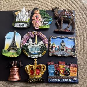 1pc World Travel Fridge Magnet Resin Souvenirs Copenhagen praha Washington Paris Japanese girl Liberty Bell Danish Crown camel Collectible Travel Memory Decor for Refrigerator Home Decor