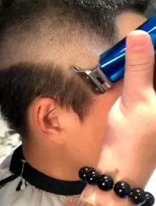 JAME Electric Shaving Head Clippers Bald Head Artifact Hair Clipper Professional Hair Salon Carving Trim Hair Cutting Tools