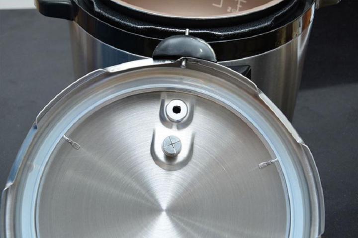 N%E1%BB%93i%20%C3%A1p%20su%E1%BA%A5t%20Philips%20HD2103/66%20Dung%20t%C3%ADch%205%20L%C3%ADt,%20C%C3%B4ng%20su%E1%BA%A5t%20900W%20(Inox)%20-%20H%C3%A0ng%20ch%C3%ADnh%20h%C3%A3ng%20b%E1%BA%A3o%20h%C3%A0nh%20to%C3%A0n%20qu%E1%BB%91c%2024%20th%C3%A1ng%20-%20Image%207
