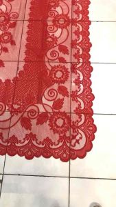 Taplak Meja Makan 6 Kursi Ukuran 150 x 230 cm Bahan kain Polyester Corak Bunga Matahari Warna Merah Cabe / Natal