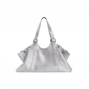 2025 New trendy stylish shoulder bag with a unique design perfect for women who want a sophisticated and chic look ideal for commuting