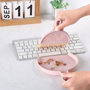 QICAI692 Convenient Flexible Bristle Hanging Design Home Office Dust Removal Desk Broom Set Dustpan Keyboard Cleaning Brush Mini Broom