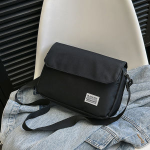 DMshoes เเนะนําเลย กระเป๋าเเฟชั่นเกาหลี มี 2 เฉดสีให้เลือก ผู้หญิงใส่ก็ได้ ผู้ชายใส่ก็ดีราคาถูก จุของได้หลากหลายเเมทช์ได้หลากหลายลุค มีไว้ไม่มีเอาท์รีบซื้อเลย