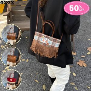 QNQN 【COD】บุคลิกภาพ Vintage Tassel Bag ผู้หญิงแฟชั่นใหม่ร้อยกระเป๋าสะพาย กระเป๋าสะพายอารมณ์ กระเป๋าสะพายข้างลูกไม้