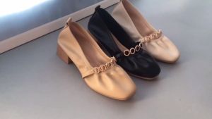 WomenS Leather Loafers 2026 Spring New Style Shoes With Chunky Heels Slip-On Shoes Granny Shoes Low-Heeled Casual Versatile Shoes