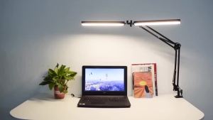 [ Free shipping] Đèn bàn học làm việc đọc sách chống cận kẹp bàn kiểu dáng Pixar Điều Chỉnh Độ Sáng - Bảo Vệ Mắt