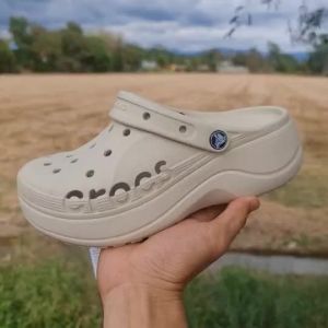 Womens big-toe shoes Classic Platform Baya Clog (order 1 pair and get 4 shoe clips worth 100฿) Womens high heels Casual sandals cross shoes womens shoes Health shoes Ready to ship in Thailand delivery in 1 to 3 days.