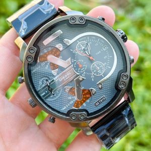 นาฬิกาแฟชั่นยี่ห้อหรู มี 2เวลา วันที่ ระบบโครโนกราฟ สายเลท พร้อมกล่องหนังแถมฟรีนะคะ