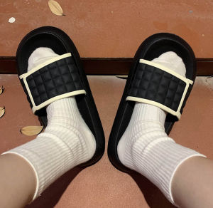 LEAShop (ใหม่แกะกล่อง)รองเท้าผญสีพื้นเรียบหรูดูดี🤑 รองเท้าแตะแบบสวมไม่พิมพ์ลายดูสุภาพ รองเท้าแตะตัวง่ายใส่ได้ทุกโอกาส ปังปุรีเย่มาก🎉