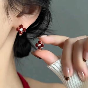 Fashionable Ring Gift 复古时尚滴油锆石花朵耳扣简约百搭耳环轻奢高级感耳饰设计感小众