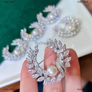 [COD] Auto Stuff เข็มกลัดไข่มุกคริสตัลแฟชั่นสำหรับผู้หญิงเสื้อผ้าเสื้อโค้ทเครื่องประดับของขวัญเครื่องประดับ
