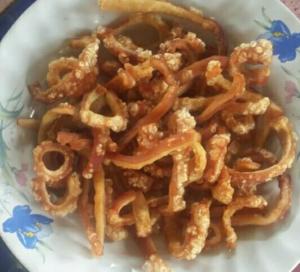 แคบหมูกึ่งสําเร็จรูป pork crackling แคบหมูทอดเอง น้ําหนัก 1000 กรัม สามารถนําไปทอดเองได้ เก็บไว้ได้นาน