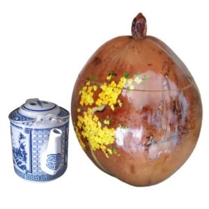 Bình ủ trà trái dừa vẽ hoa mai / Bình trà 07 - 09 lít / Bộ 6 tách uống trà / Sản phẩm thủ công mỹ nghệ độc đáo xứ dừa Bến Tre
