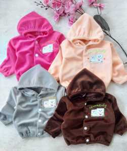 jaket bayi beludru bahan halus dan lembut untuk 0-7 bulan max bb 7 kg. TIDAK BISA UNTUK 1 TAHUN
