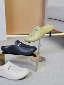 [Free Shipping] New Flat-Heeled Non-Slip Closed-Toe Slippers For Mothers Faux Leather Mid-Heel Perforated Slippers For Women To Wear Outside