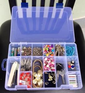 Hộp nhựa cứng dầy các ngăn tháo rời ra được 18 ngăn (27x18x5cm nặng 400gr) / 24 ngăn (35cm x 21.5cm nặng 600g )