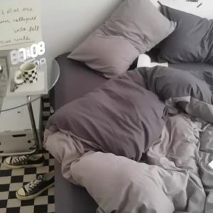 ins Bộ Bốn Mảnh Màu Trơn Gió Bộ Chăn Bông Đã Giặt Bộ Chăn Ga Trải Giường Ba Mảnh Thân Thiện Với Da Và Chải Lông Ký Túc Xá Sinh Viên Bán Buôn