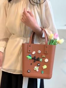 การ์ตูนสไตล์ระเบิด diy กระเป๋า 2023 แฟชั่นใหม่แบบพกพาน่ารักกันน้ำ eva ชายหาดสไตล์ชิวๆ