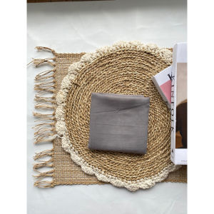 Hijab Segi Empat Paris Premium Anti Letoy Finishing Jahit Tepi