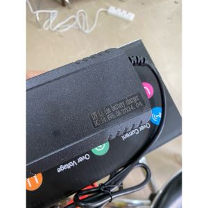Bộ Sạc Pin Lithium 146V 5Ah có chức năng bảo vệ đầy tự ngắt chống ngược cực
