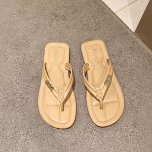 [Free Shipping] Womens Summer Flip-Flops for Outdoor Wear Flat Non-Slip Ins Fashionable Versatile Stylish High-Value Beach Shoes