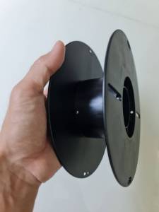 โรลม้วนพลาสติกลูกกลิ้งแกนพลาสติกใช้ม้วนสายไฟ ท่อน้ํา ท่อลม