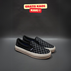 SEPATU VANS21 SLIP ON VAULT OG CHECKERBOARD HITAM ABU-ABU KANVAS 36-43