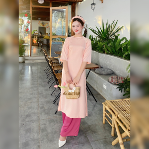 Áo dài cách tân nữ tết dáng suông màu hồng đính ngọc cổ tròn lụa tây thi cao cấp