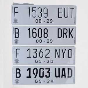 PLAT MOBIL PUTIH FONT TERBARU MODEL BARU PUTIH
