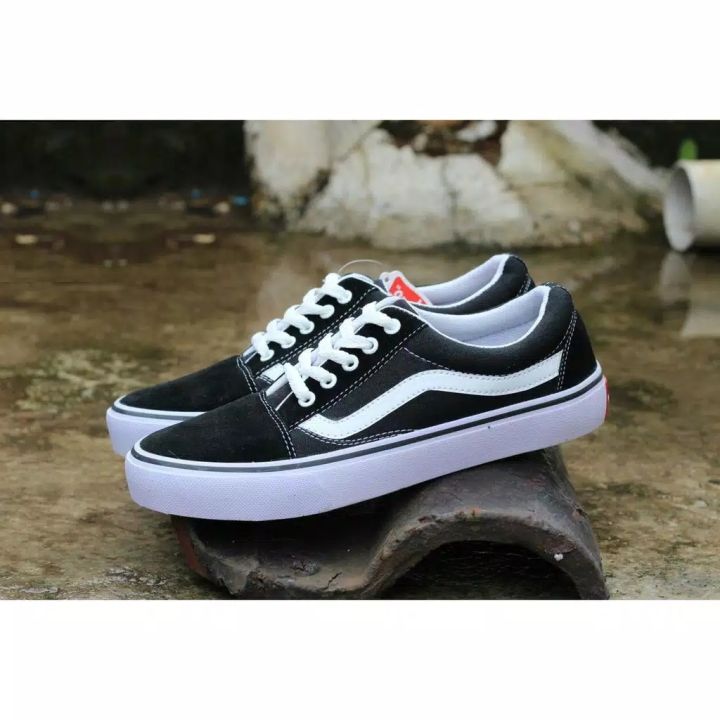 SEPATU VAN S WANITA CASUAL OS BLACK WHITE SNEAKERS HITAM PUTIH