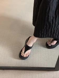 [Free Shipping] Thick-Soled Height-Increasing Flip-Flops For Women 2026 New Model High-End Fashion Wedge High-Heeled Sandals For Women Suitable For Summer Outdoor Wear
