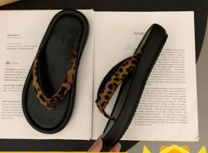 [FreeShipping] Womens summer flip-flops for outdoor wear 2026 new model flat-soled beach sandals versatile for vacations open-toe sandals