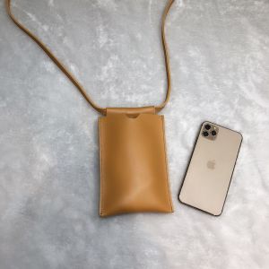 พร้อมส่ง รูปแบบใหม่ แฟชั่น กระเป๋าสะพายข้างผู้หญิง 6 สี เรียบง่าย หนัง PU กระเป๋าใส่โทรศัพท์