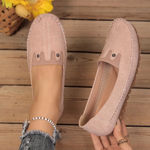 Goreyodoly women’s loafers feature a delicate floral pattern design and are embellished with patchwork fabric. They are comfortable to wear breathable lightweight and perfect for casual wear. They are soft comfortable and non-slip.
