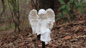 1PC Angela Decorative Ornaments European Sculpture Cherub Figurinee Angela Memorials Angela Garden Statue Table Decorations