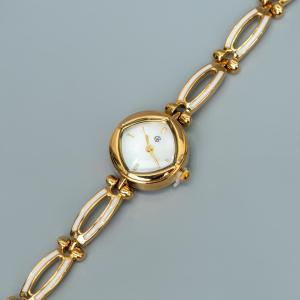 HB Jewelry CHARLOTTE Womens Watch White Pearl Dial Gold Tone Chain Bracelet Round Case Slim Elegant Elegant Wrist Fashion Watch Water Resistant Battery Operated Non Tarnish Hypoallergenic Watch