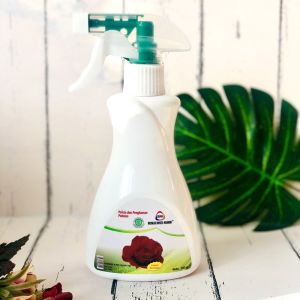 BRM Pelicin dan Pewangi Pakaian Varian Merah Stronger - Pewangi Mawar Super Laundry