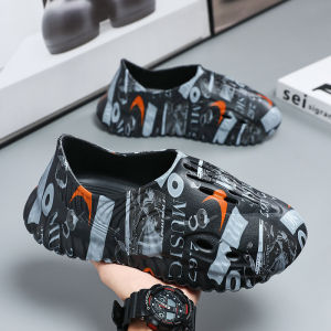 【 Stok 】 Kasut gua EVA aliran berbentuk khas penyamaran kelapa rentas sempadan dipakai di luar pada musim panas sandal kasual lelaki bernafas.