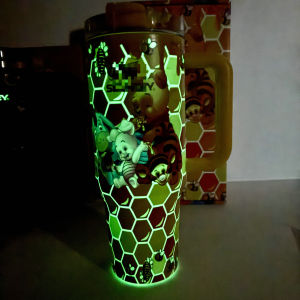 Gấu nhỏ dạ quang 40oz Bình giữ nhiệt dung tích lớn Winnie tiện lợi mang theo dùng cho ô tô và ngoài trời bằng thép không gỉ có quai xách.