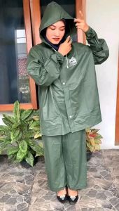 Jas Hujan Garuda & Celana: Desain Ergonomis dan Bahan Tahan Air